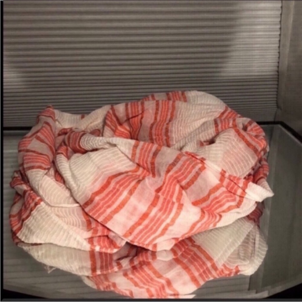 AMERICAN EAGLE Pink and White Infinity Scarf